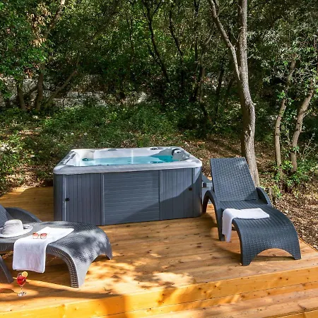 בית נופש Mobilhome Prestige With Jacuzzi By Interhome באלה